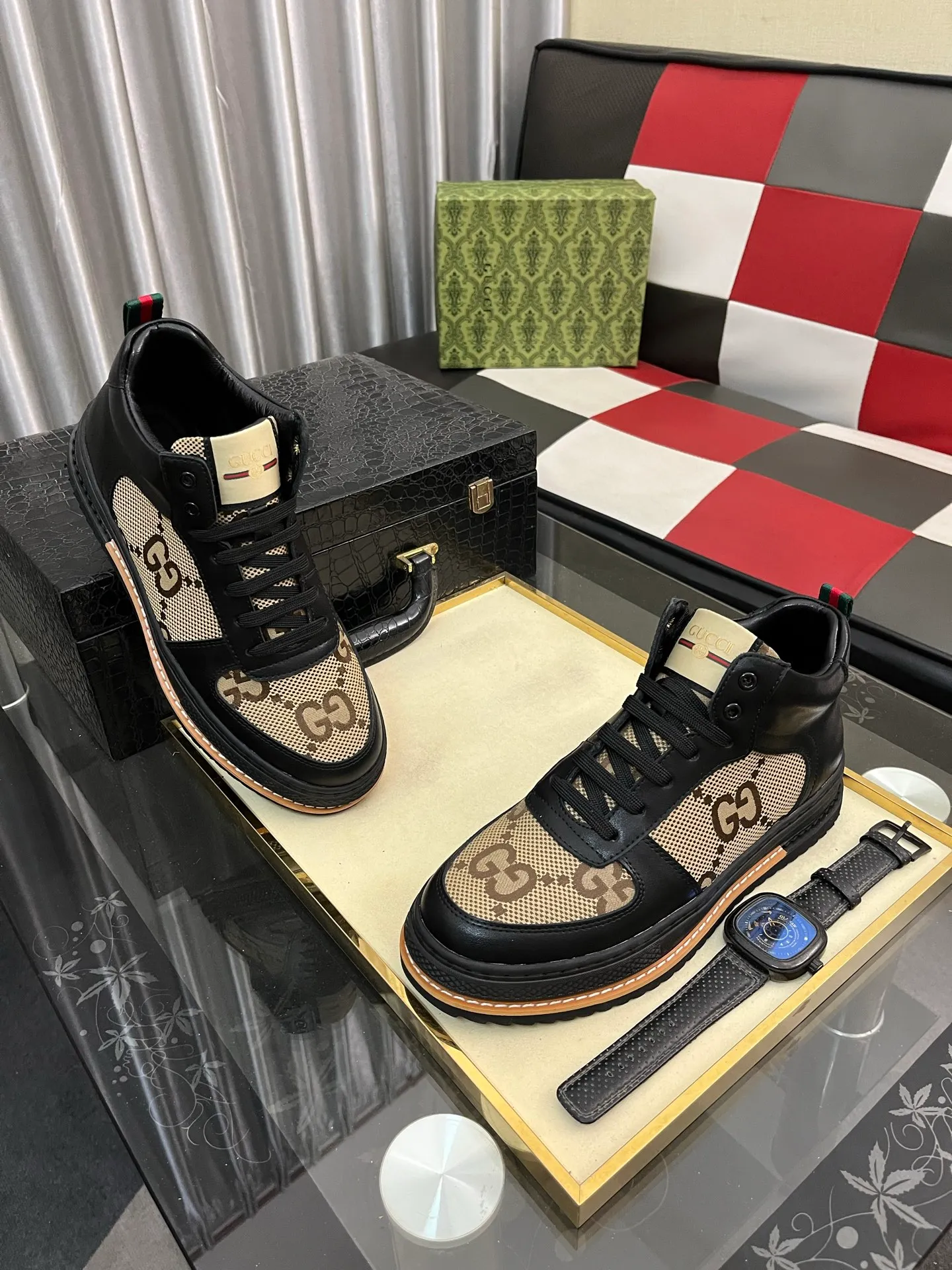 Men's shoes💰: 420⌚️⌚️[GUCCI sheepskin lining] Men's classic Gucci high-top casual shoes, original quality💯The upper is made of imported Italian cowhide and sheepskin lining, with fine workmanship and high-end atmosphere. Has a fashionable and exemplary look. Original rubber wear-resistant outsole. Code number: 38-44